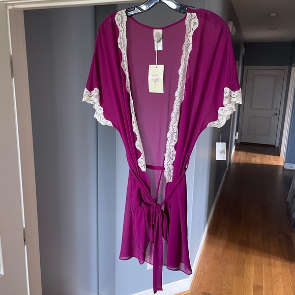 In Bloom Robe - Picture 2 of 5